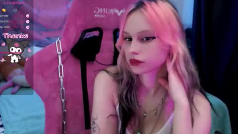 Snapshot of pineapple_dope chatting on 09.12.25 Nancy online show from 09.12.25