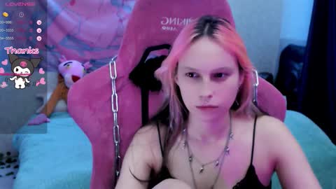 Snapshot of pineapple_dope chatting on 09.13.25 Nancy online show from 09.13.25