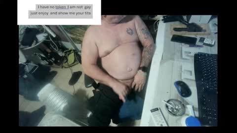 Snapshot of pini_z chatting on 12.26.24 pini_z online show from 12.26.24