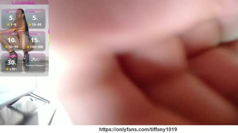 Snapshot of pink__tiffany chatting on 03.22.26 tiffany online show from 03.22.26