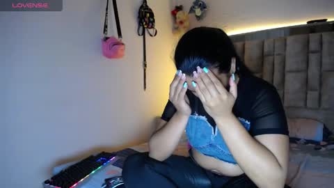 Snapshot of pink__tiffany chatting on 04.12.26 tiffany online show from 04.12.26