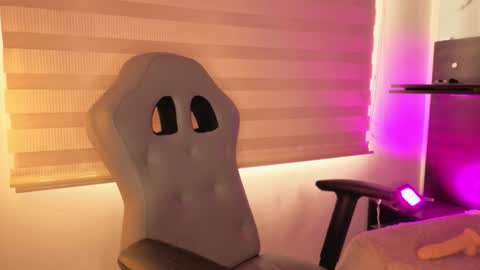 Snapshot of pink_as chatting on 10.15.25 pink_as online show from 10.15.25