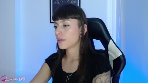 Snapshot of pinkcatlive chatting on 12.05.24 Emily online show from 12.05.24