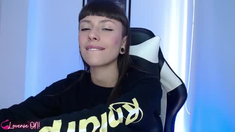 Snapshot of pinkcatlive chatting on 01.11.25 Emily online show from 01.11.25