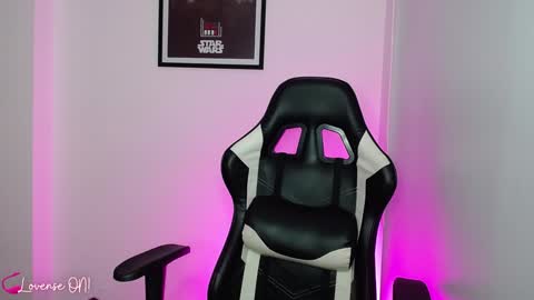 Snapshot of pinkcatlive chatting on 01.16.25 Emily online show from 01.16.25