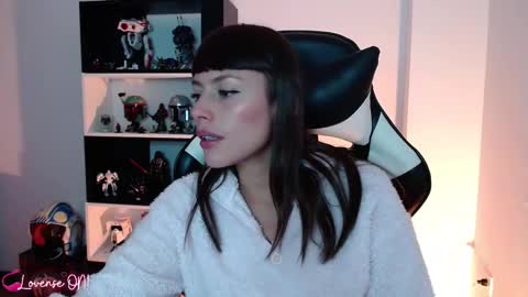 Snapshot of pinkcatlive chatting on 03.05.25 Emily online show from 03.05.25