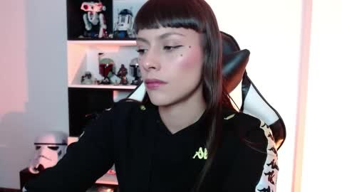 Snapshot of pinkcatlive chatting on 09.11.25 Emily online show from 09.11.25