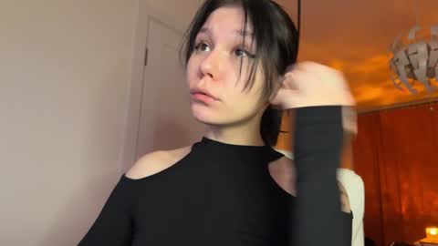 pinkdollylovv online show from 12.22.24