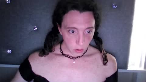 Snapshot of pinkleslie chatting on 02.07.26 Leslie online show from 02.07.26