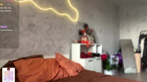 Snapshot of pinkncrazy chatting on 10.24.25 HERES ALICE WELCOME EVERYONE LOVENSE DOMI REACT TO YOUR TIPS LETS MAKE A GREAT SHOW TOGETHER online show from 10.24.25