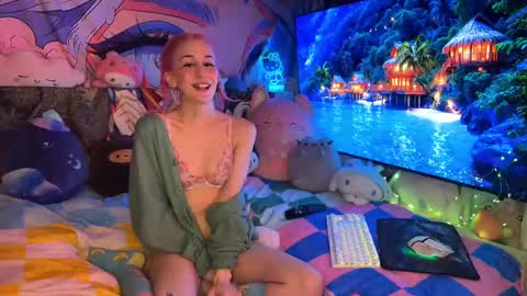 Gwenie online show from 03.10.25