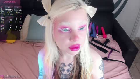 Helen Goat online show from 12.04.24