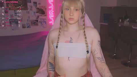 pinkvenom_ online show from 12.04.25