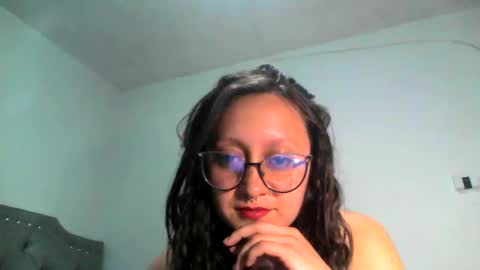 Snapshot of pinkvixen69 chatting on 10.12.25 pinkvixen69 online show from 10.12.25