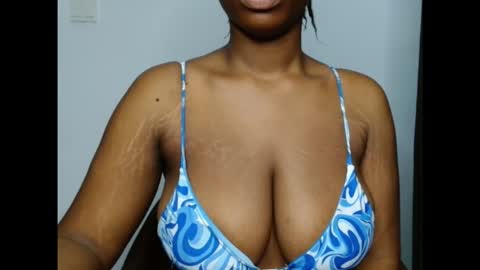 Snapshot of pinkxsugar chatting on 10.10.25 pinkxsugar online show from 10.10.25