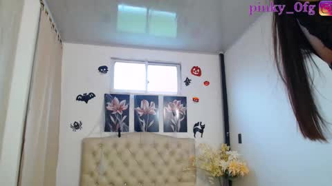 pinky_f00x online show from 10.22.25