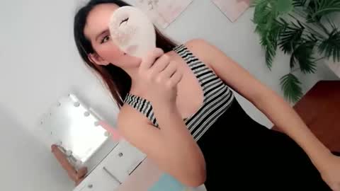 pinky_web03 online show from 11.22.25