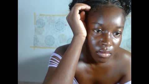 pinkykiki_247 online show from 10.28.25