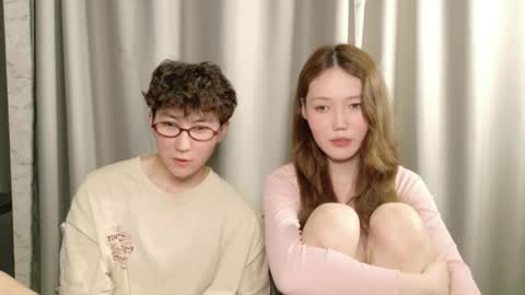 Li long hair and Ru short hair online show from 06.05.26