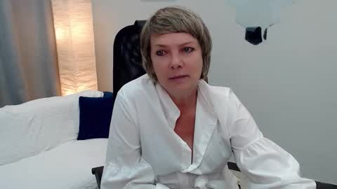 Bella online show from 09.19.25