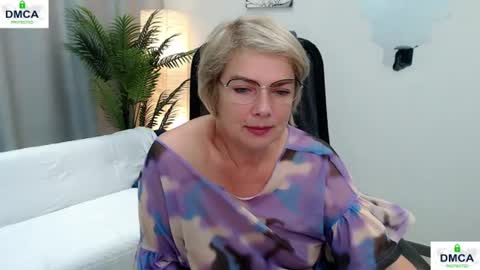 Snapshot of pion_s chatting on 06.25.26 Bella online show from 06.25.26
