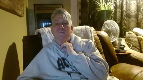 Snapshot of pirate334 chatting on 01.24.25 pirate334 online show from 01.24.25