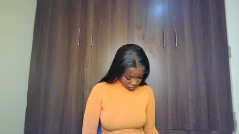 Snapshot of pixie_roman chatting on 06.26.26 Majesty online show from 06.26.26