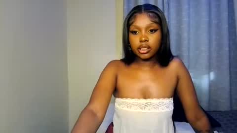 Snapshot of pixie_roman chatting on 07.21.26 Majesty online show from 07.21.26