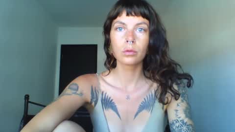 Snapshot of pixiecatfairy chatting on 09.25.25 pixiecatfairy online show from 09.25.25