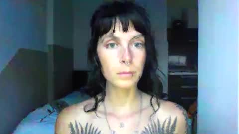 Snapshot of pixiecatfairy chatting on 10.20.25 pixiecatfairy online show from 10.20.25