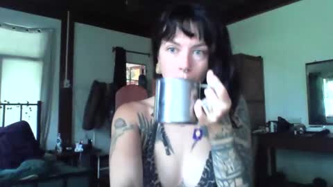 Snapshot of pixiecatfairy chatting on 11.22.25 pixiecatfairy online show from 11.22.25