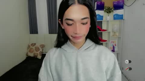 pixiedoll_ online show from 12.18.25