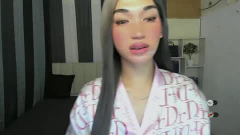 pixiedoll_ online show from 06.12.26