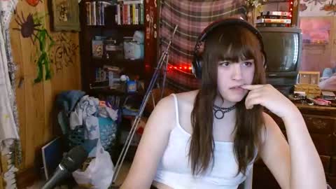 Izzy online show from 02.24.25