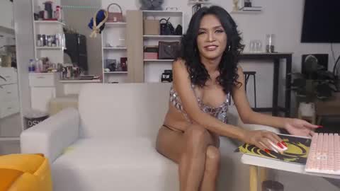 plasticgirll online show from 12.09.24