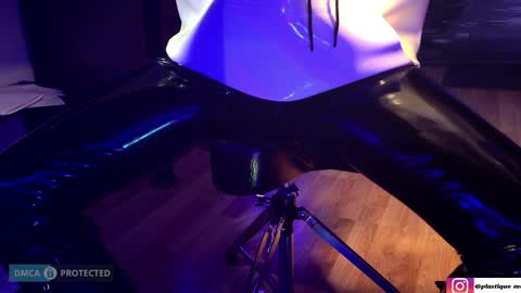 Snapshot of plasticme chatting on 04.03.26 plasticme online show from 04.03.26