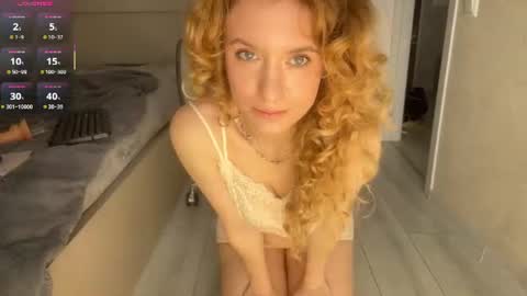 Snapshot of play_me_softly chatting on 06.25.26 play_me_softly online show from 06.25.26