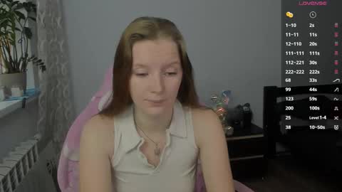 Snapshot of playful_mary chatting on 11.17.25 Masha online show from 11.17.25