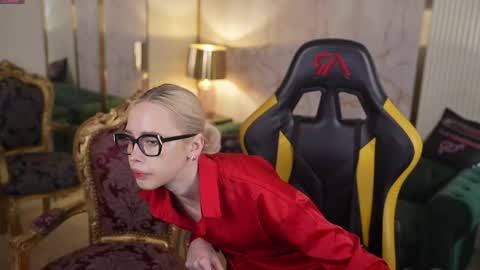 Lana online show from 12.02.25