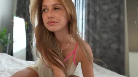 21 y.o Mila online show from 07.22.26