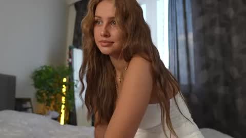 21 y.o Mila online show from 07.31.26