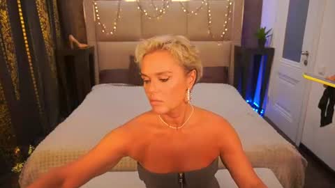 Snapshot of pleasurewecouple chatting on 06.15.26 Ira brunette and Vika blonde online show from 06.15.26