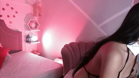 Snapshot of pocahontas_moon chatting on 11.07.25 Pocahontas online show from 11.07.25