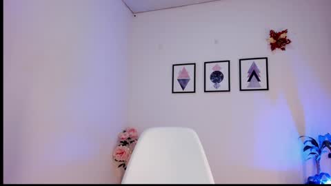 Snapshot of pocahontas_sensual chatting on 01.24.25 Jasmine online show from 01.24.25