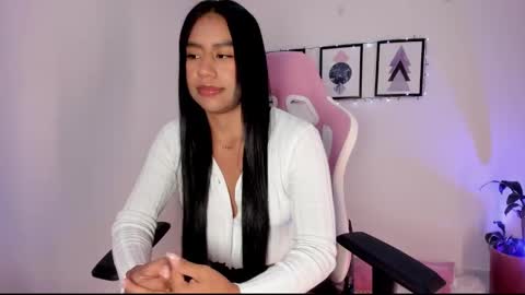 Snapshot of pocahontas_sensual chatting on 09.18.25 Jasmine online show from 09.18.25
