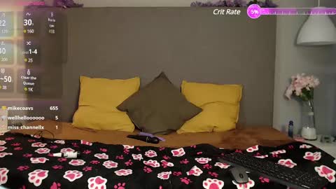 Snapshot of poison__luna chatting on 02.11.25 Luna online show from 02.11.25