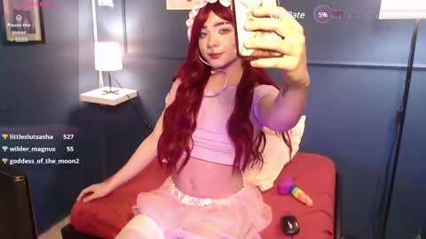 Snapshot of poison__luna chatting on 02.20.25 Luna online show from 02.20.25