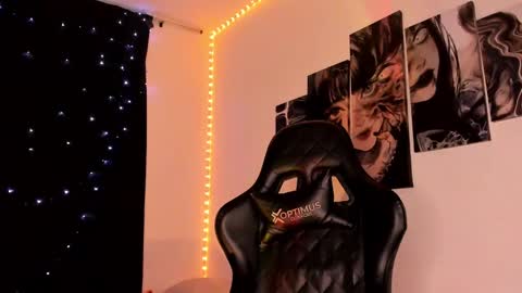 Snapshot of poison_willow chatting on 12.15.24 Willow Hours 12pm to 630pm Colombian time FRIDAY AND SUNDAY FREE DAYS online show from 12.15.24