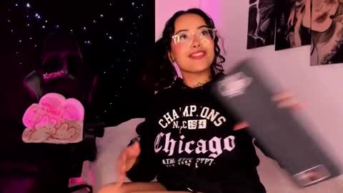 Snapshot of poison_willow chatting on 01.08.25 Willow Hours 12pm to 630pm Colombian time FRIDAY AND SUNDAY FREE DAYS online show from 01.08.25