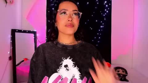 Snapshot of poison_willow chatting on 01.16.25 Willow Hours 12pm to 630pm Colombian time FRIDAY AND SUNDAY FREE DAYS online show from 01.16.25